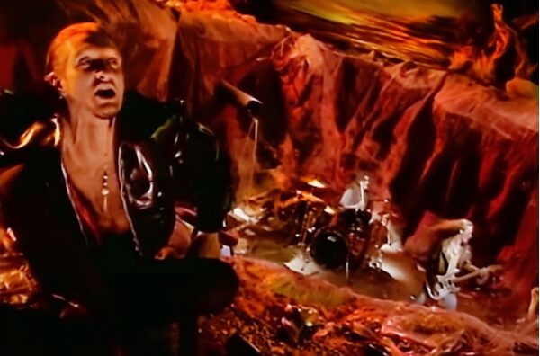 Alice In Chains music video Them Bones, written and directed by Rocky Schenck, with Layne Staley, Jerry Cantrell, Mike Starr, and Sean Kinney.