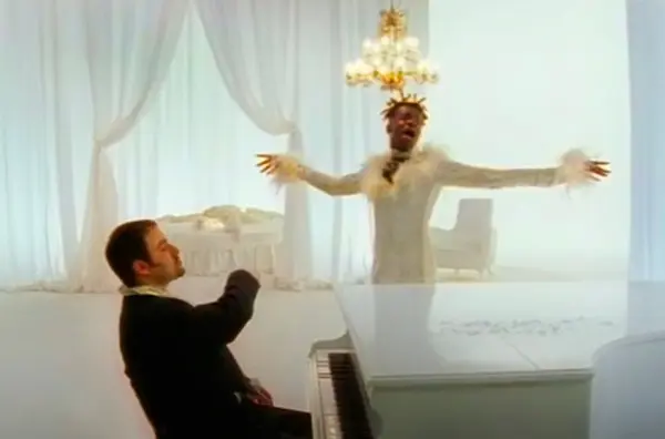 David Arnold and David McAlmont in the music video Diamonds Are Forever, directed by Rocky Schenck